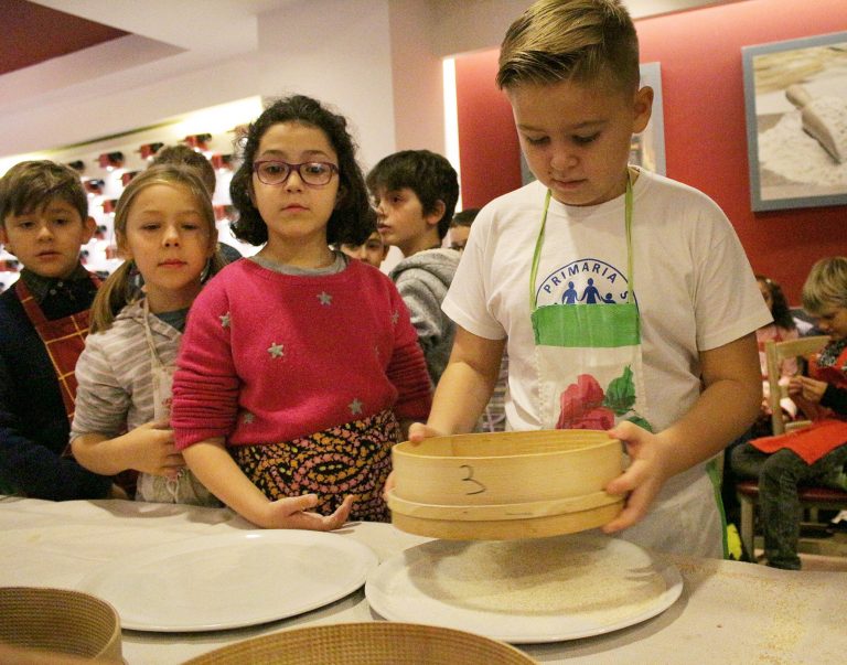 Impariamo a fare la vera pizza napoletana