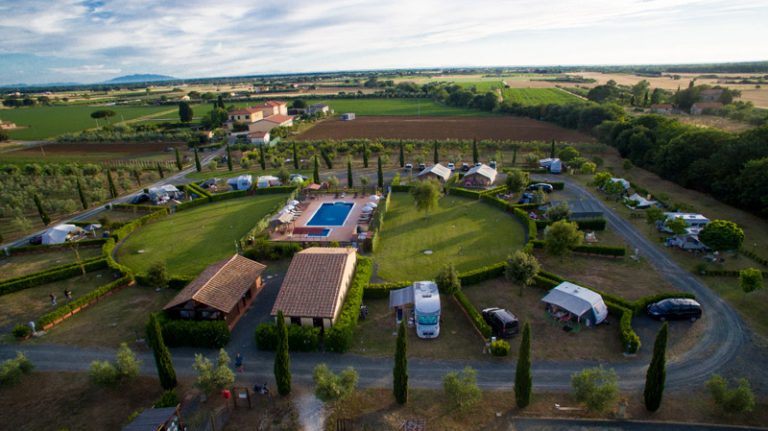Cinque Agricampeggi e Glamping con piscina, in Toscana