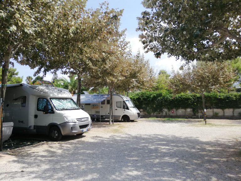 Area Camper Campo dei Rocchi: Benvenuti al Sud