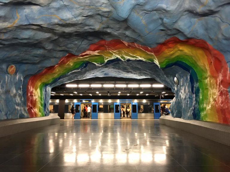 Metropolitana di Stoccolma: arte urbana