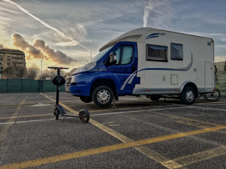 Bici o monopattino: sfida elettrica