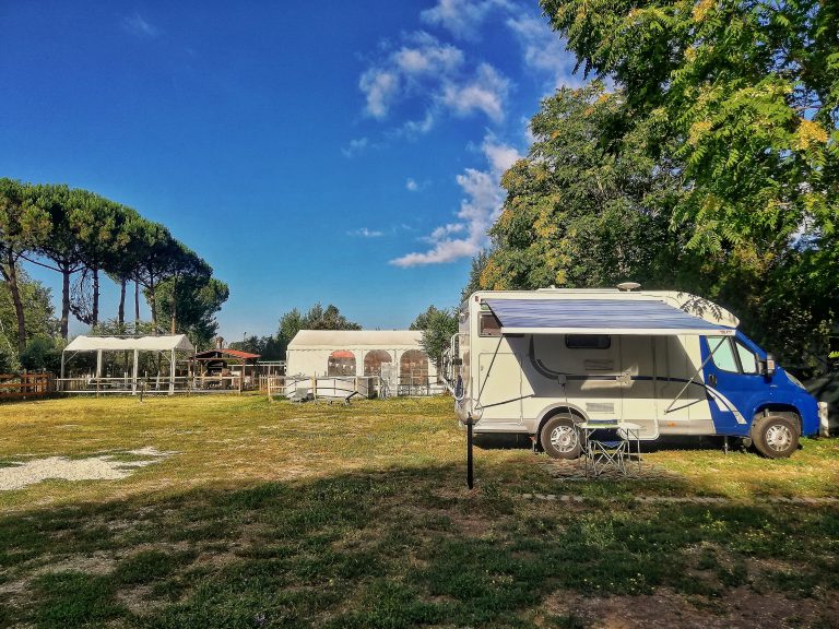 Area Camper Club Miralago: la tranquillità a due passi da Roma