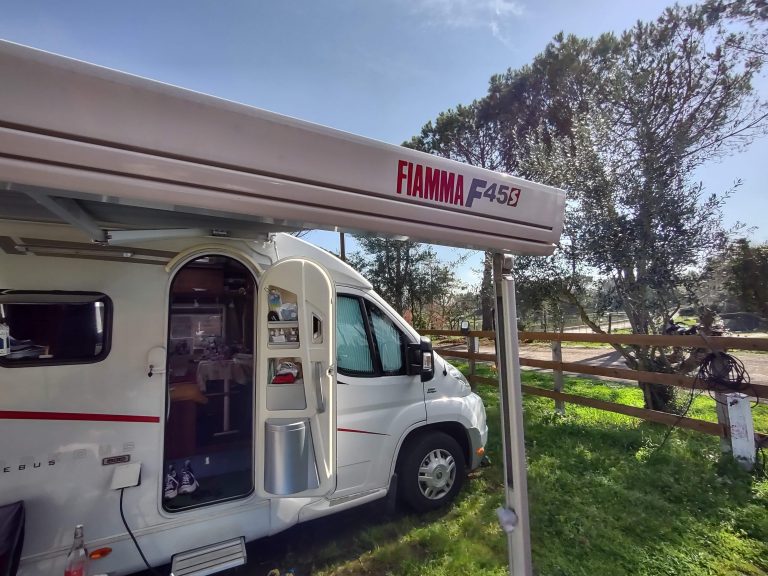 Veranda FIAMMA F45s: il montaggio