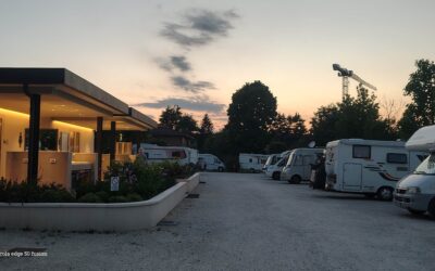 Il Paradiso dei Camperisti sul Garda: l’Area Sosta di Peschiera si rinnova (e che bagni!) 🚐✨